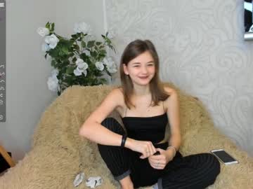 girl
        margarethubbard cam image #92399