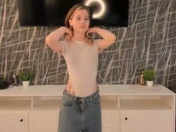 girl
        lynnatlee cam image #3872151
