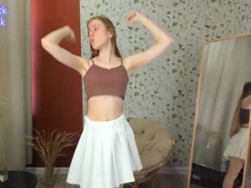 girl
        cassie_palmer cam image #2234305