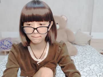 girl
        little_yena cam image #3014629