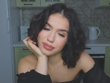 girl
        mia__lunaa cam image #5040541