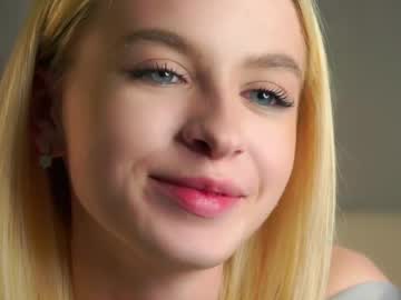 girl
        lunnadew cam image #6768246