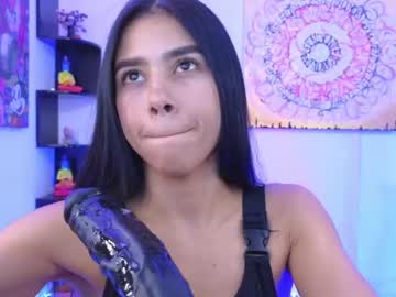 girl
        nicollbashel cam image #4628372