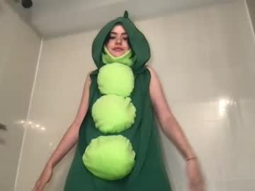 girl
        littlesugarpea cam image #2124927