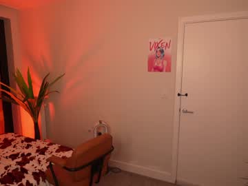 girl
        vixenp cam image #3744653