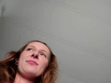 girl
        skyewatson cam image #4974570