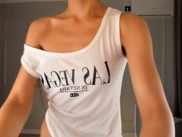 girl
        sweetfox_365 cam image #1760113