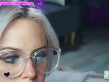 girl
        audreycarvin cam image #4478477