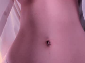 girl
        lauratanguy cam image #5131212