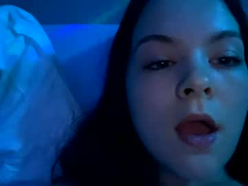 girl
        bxbiiaxtty cam image #4092426