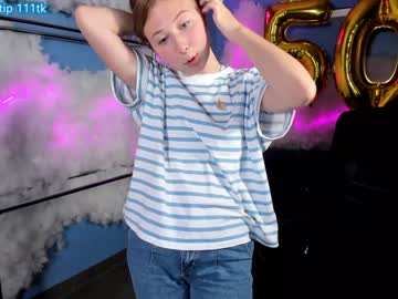 girl
        lottie_shine cam image #88843