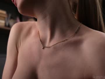 girl
        kateharrise cam image #4532199
