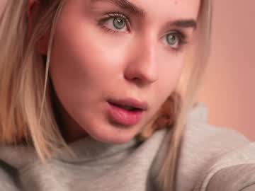 girl
        aurmur cam image #5697459