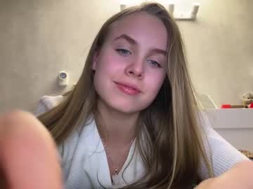 girl
        gucci_rich cam image #1147068