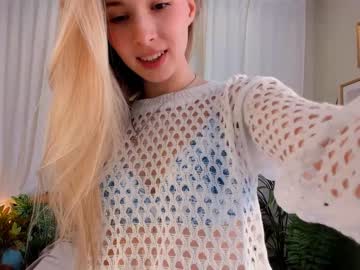 girl
        milablush cam image #2507970