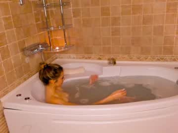 girl
        roseholloway cam image #3043548