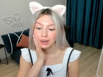 girl
        mo_ni_ca cam image #4189851