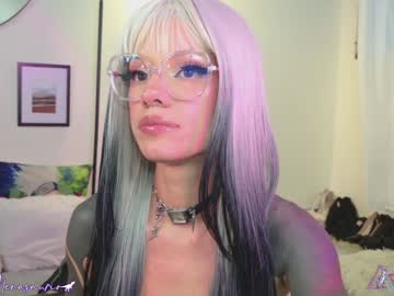 girl
        menasaurio_ cam image #6009134