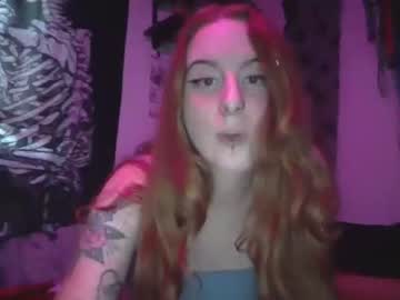 girl
        gingergardenia cam image #2831080