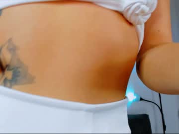 girl
        emmi_rosee cam image #455734