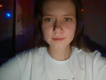 girl
        lilolum cam image #3787746