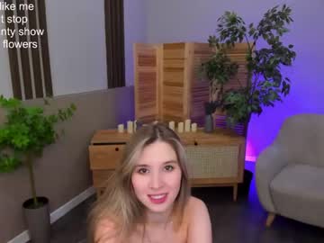 girl
        milablush cam image #792096