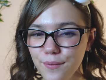 girl
        teresabriggs cam image #2520566