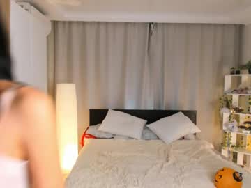 girl
        lornacutsforth cam image #6476885