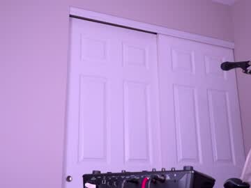 girl
        lylacdoll cam image #2261167