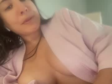 girl
        cozyvibez cam image #1079945