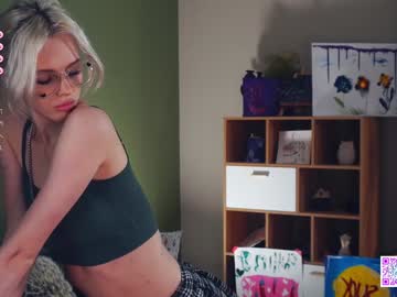 girl
        audreycarvin cam image #5232650