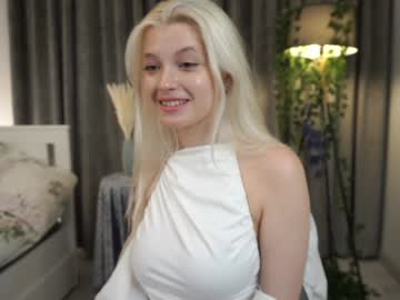 girl
        esmehathorne cam image #4910580