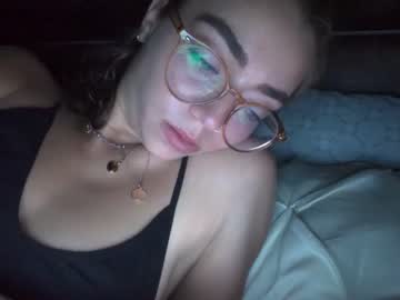 girl
        kiravixen cam image #2025803