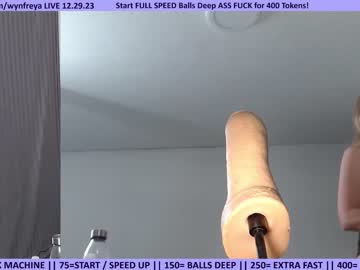 girl
        wynfreya cam image #3168962