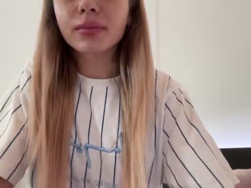girl
        mileysirus cam image #3373155
