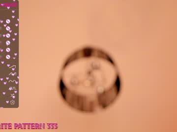 girl
        lindawarners cam image #1072426