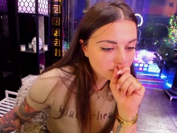 girl
        alma_pearl cam image #1883013
