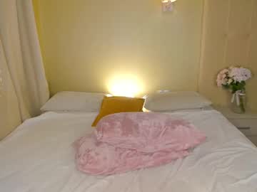 girl
        hollyylee cam image #6326245