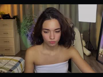 girl
        ella_flar_ cam image #455703