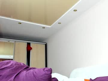 girl
        may_fl0wer cam image #4289049