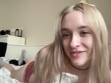 girl
        crystallluna cam image #2117976