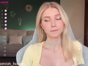 girl
        oh_honey_ cam image #1942545