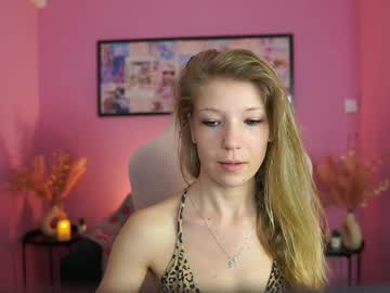 girl
        missicute18 cam image #6682786