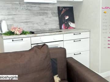 girl
        beverlyvega cam image #1411763