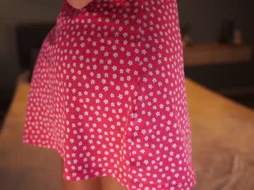 girl
        tessarosse_ cam image #2952958