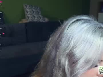 girl
        audreycarvin cam image #4750341