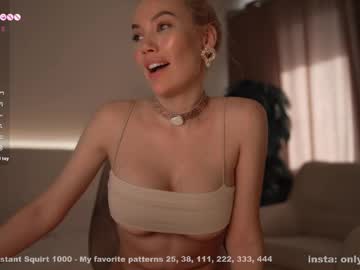 girl
        bestie_online cam image #6299510