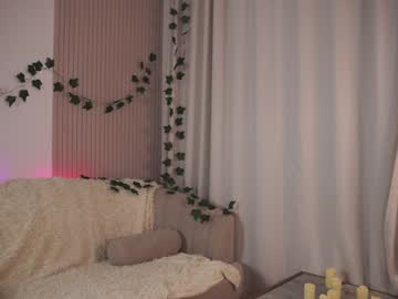 girl
        edithgalpin cam image #5851223