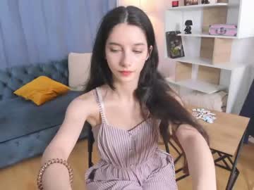 girl
        elisabethhill cam image #1136723