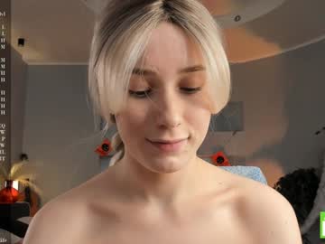 girl
        margarethowell cam image #5265921